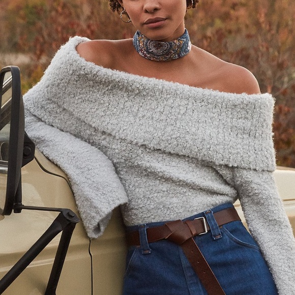 NWT UO Off Shoulder Fuzzy Grey Sweater - Picture 2 of 4